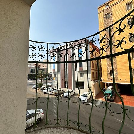 Delmon Hotel Suites Jiddah Esterno foto