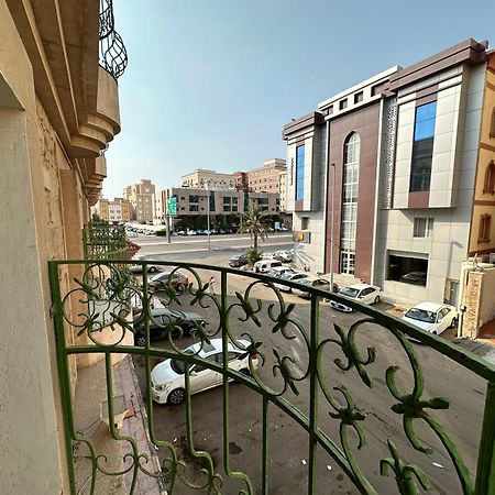 Delmon Hotel Suites Jiddah Esterno foto