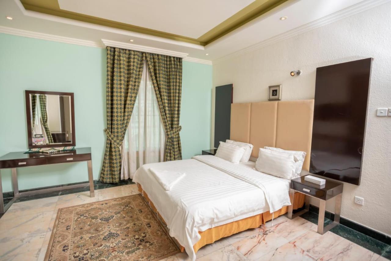 Delmon Hotel Suites Jiddah Esterno foto