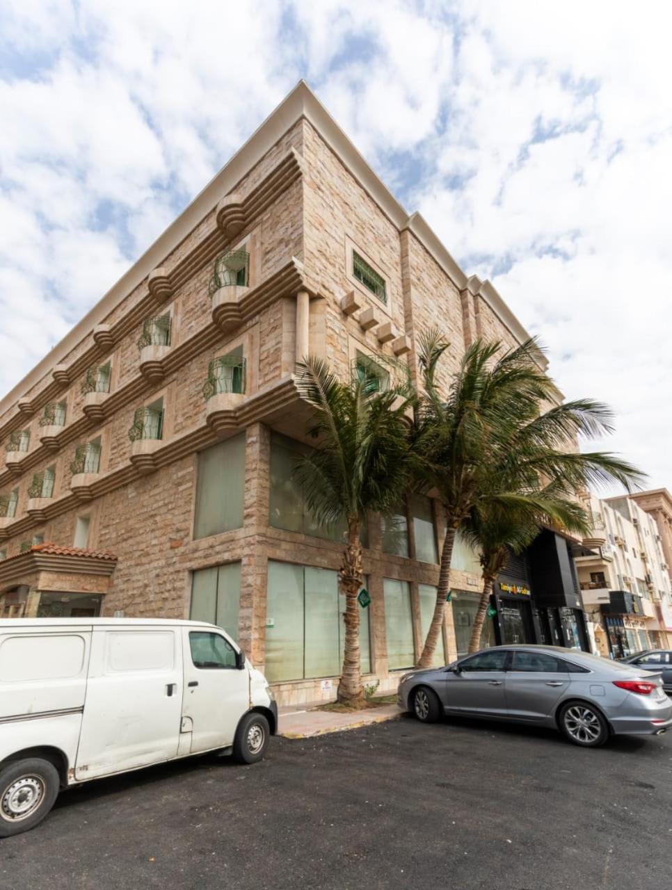 Delmon Hotel Suites Jiddah Esterno foto