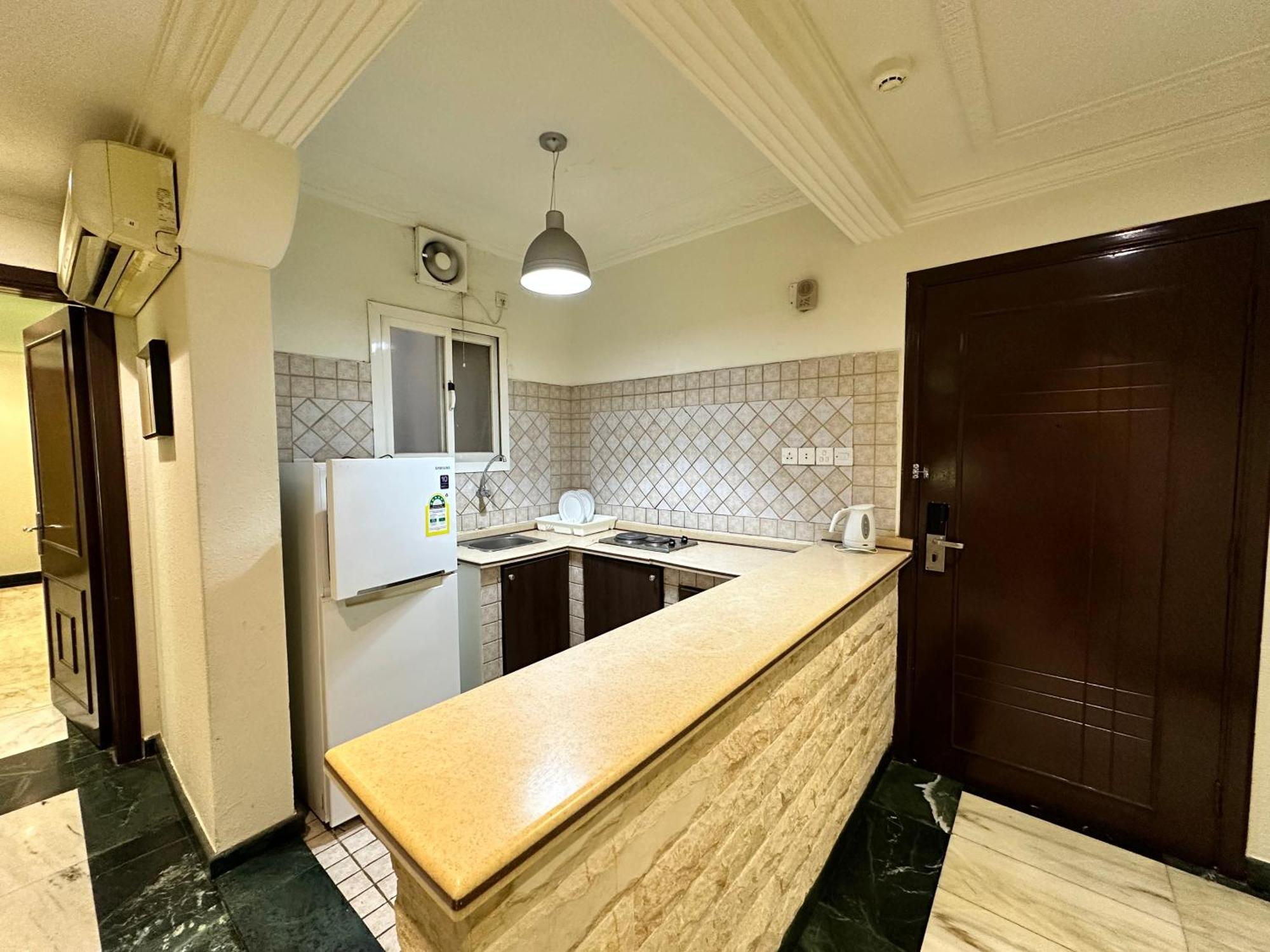 Delmon Hotel Suites Jiddah Esterno foto