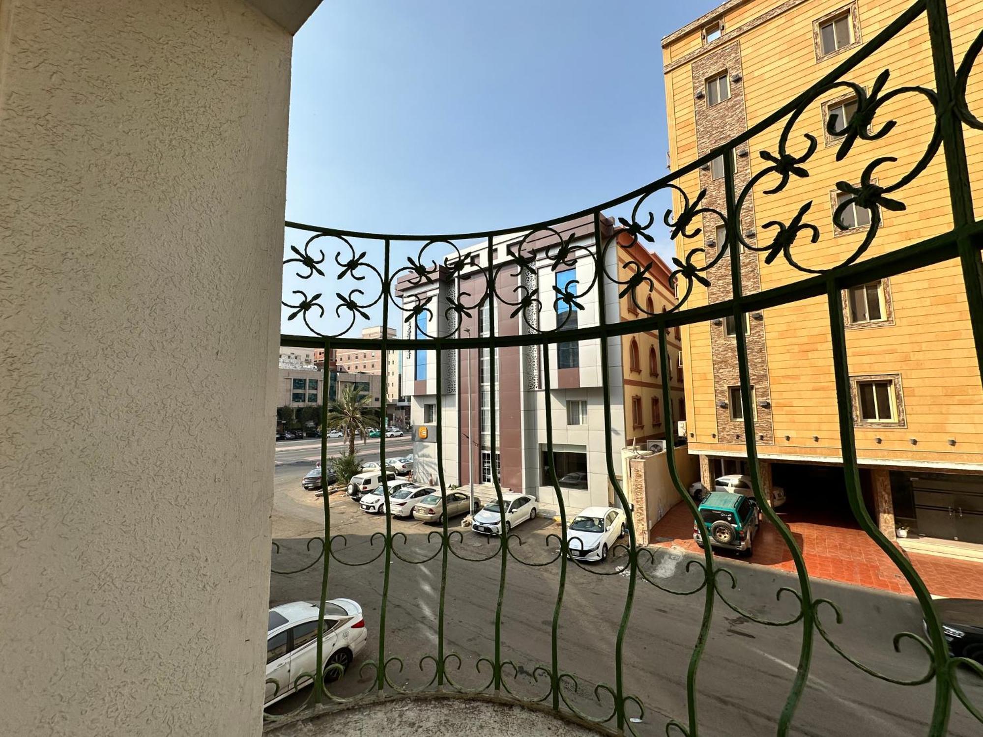 Delmon Hotel Suites Jiddah Esterno foto
