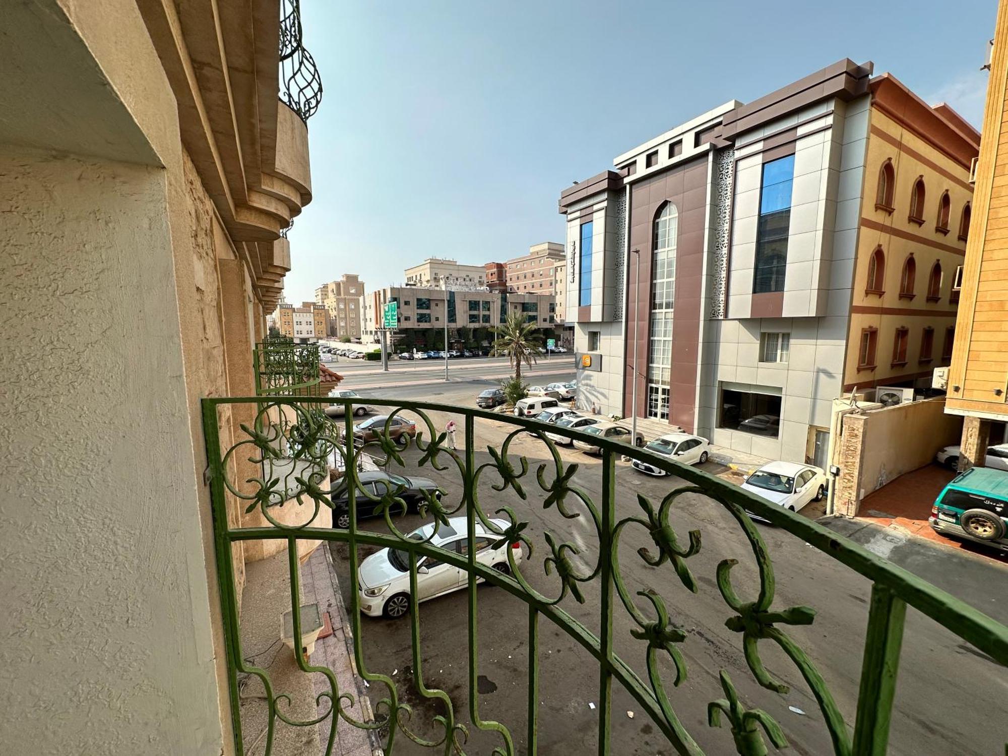 Delmon Hotel Suites Jiddah Esterno foto