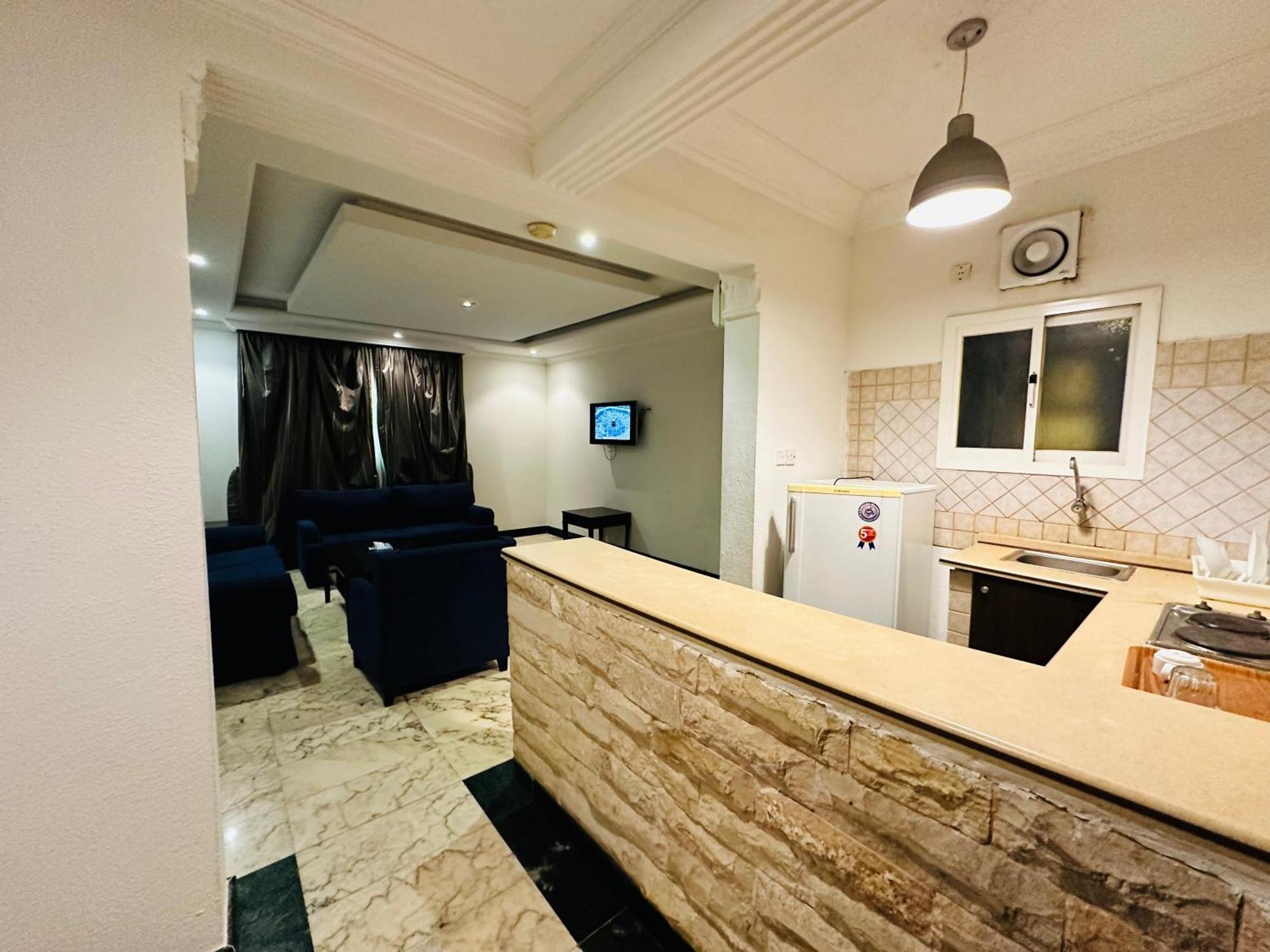 Delmon Hotel Suites Jiddah Esterno foto