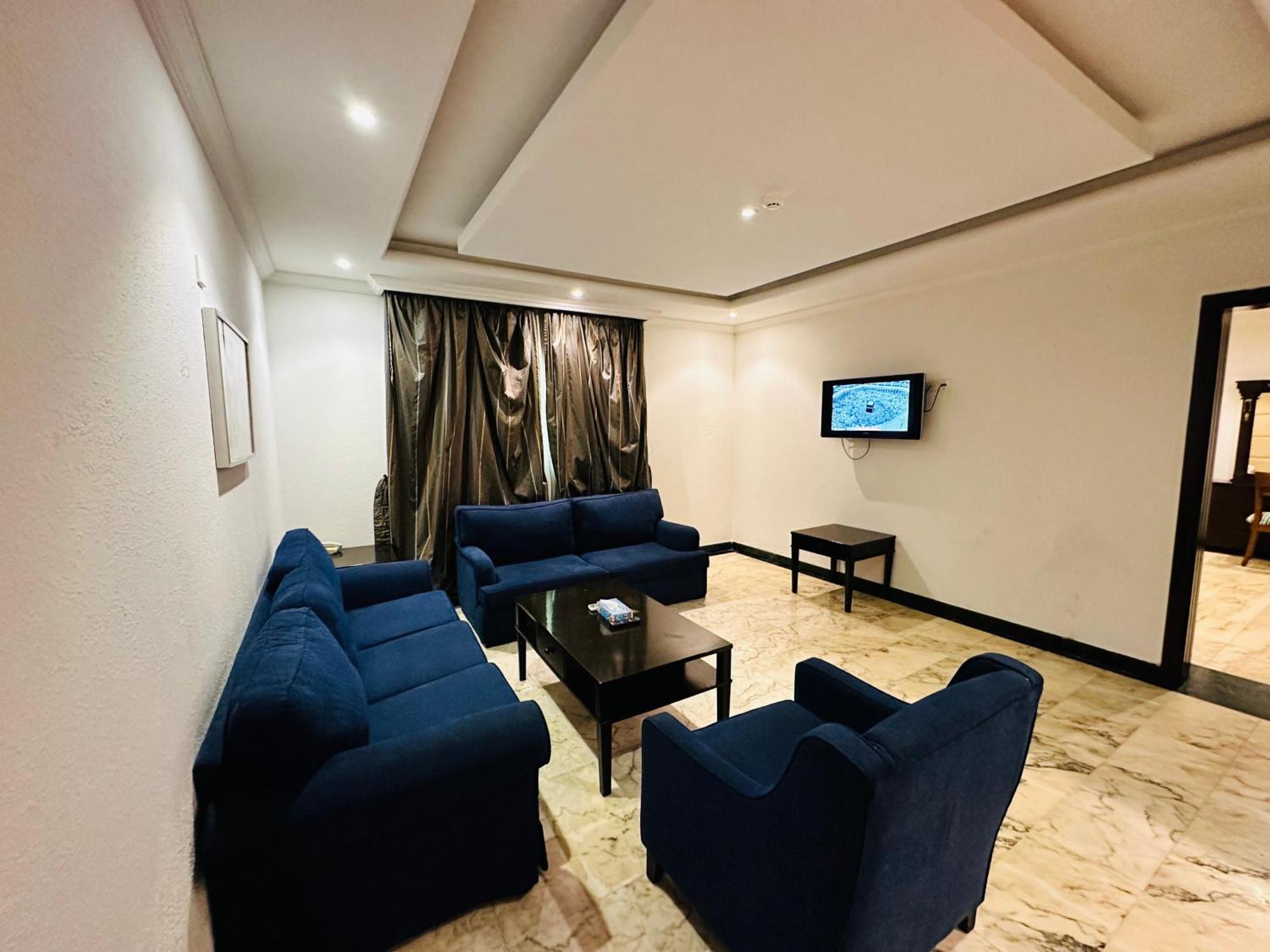 Delmon Hotel Suites Jiddah Esterno foto