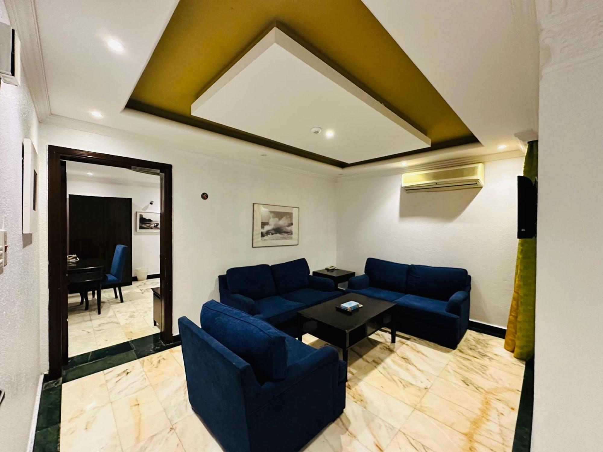 Delmon Hotel Suites Jiddah Esterno foto