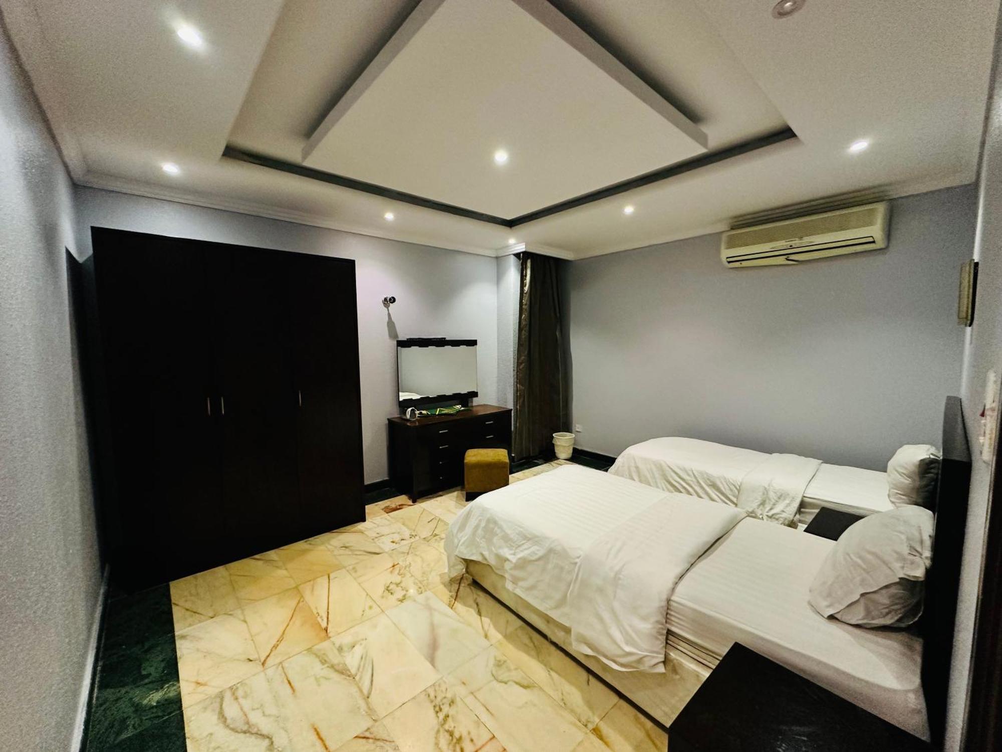 Delmon Hotel Suites Jiddah Esterno foto