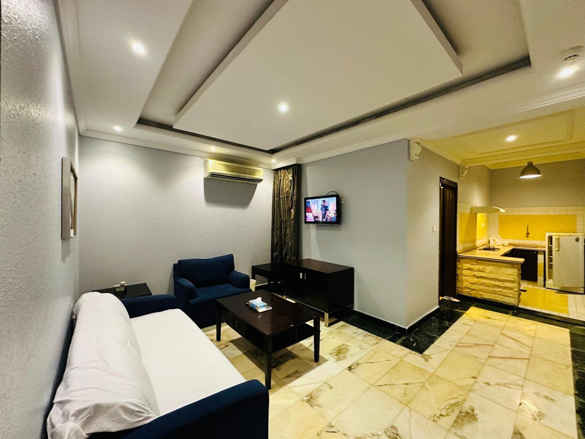 Delmon Hotel Suites Jiddah Esterno foto